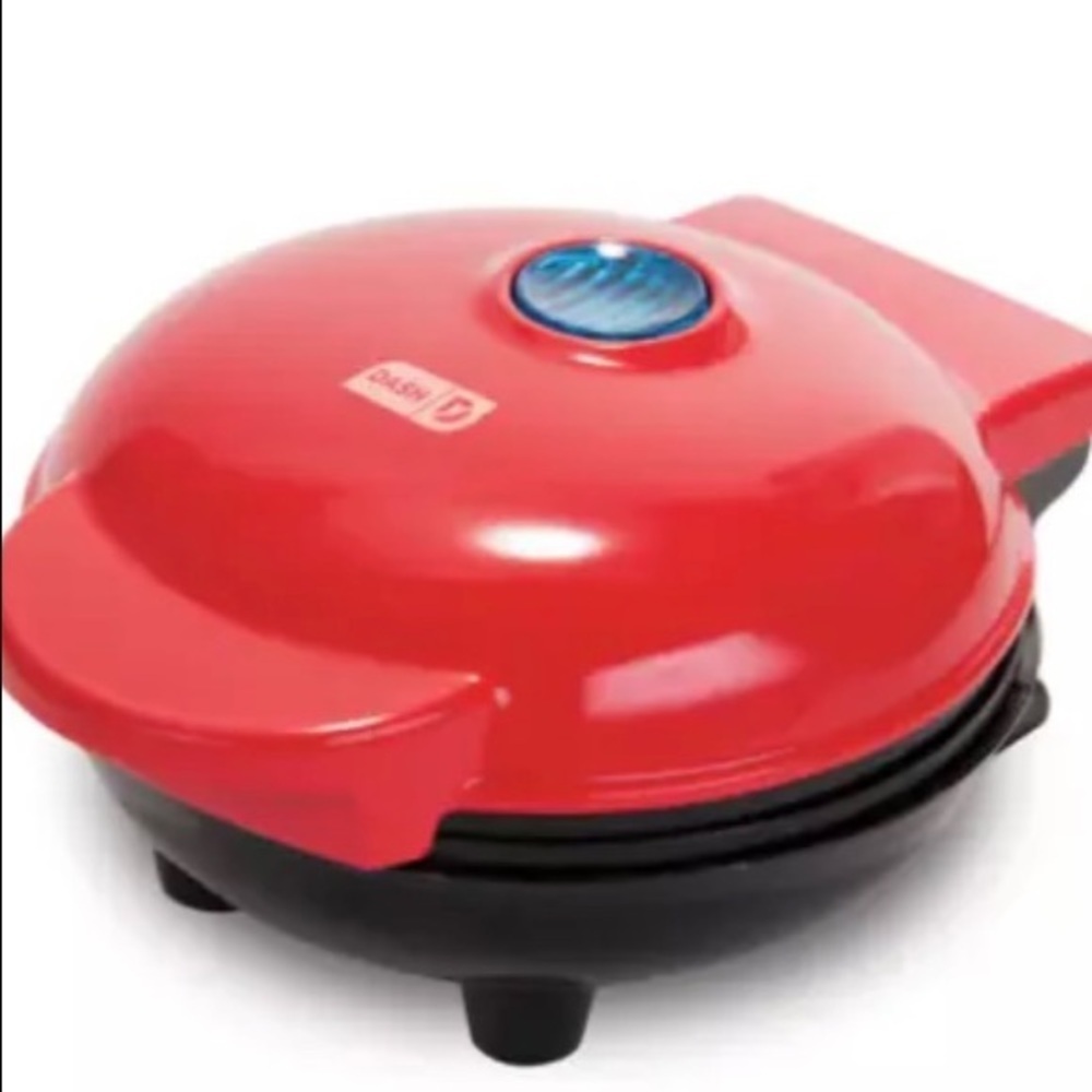 Dash Mini 4" Waffle Maker Non Stick 350 Watts Red Brand New! - Picture 2 of 6